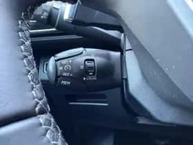 Peugeot 5008 (2021) thumbnail 21
