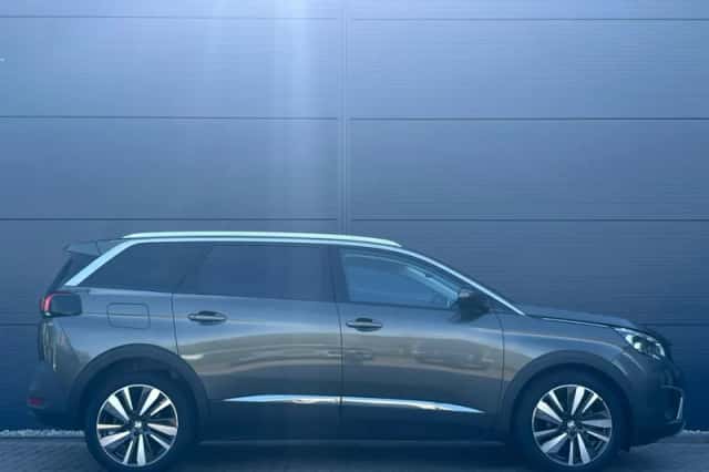 Peugeot 5008 (2021) thumbnail 4