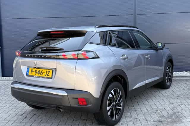 Peugeot 2008 (2022) thumbnail 3