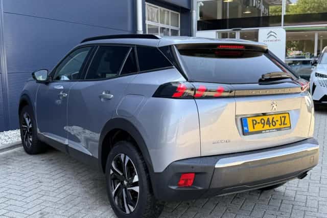 Peugeot 2008 (2022) thumbnail 4