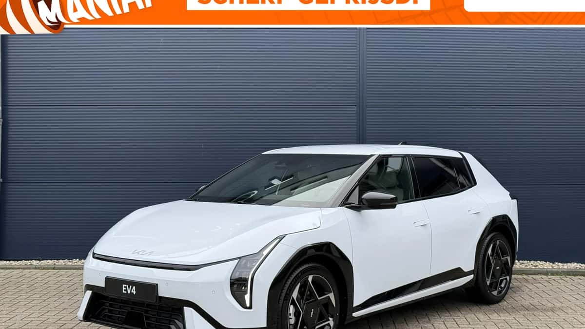 Kia EV4 (2026) — foto 1