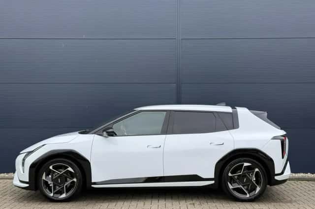 Kia EV4 (2026) thumbnail 2
