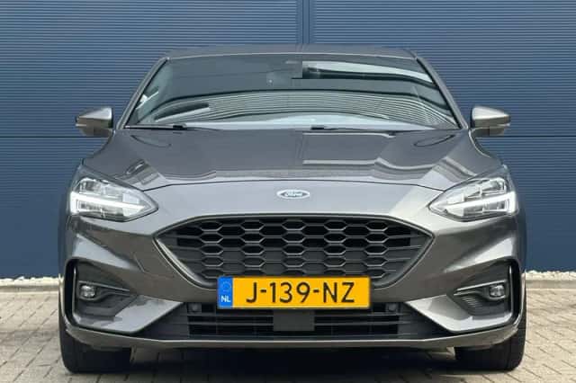 Ford Focus (2020) thumbnail 2