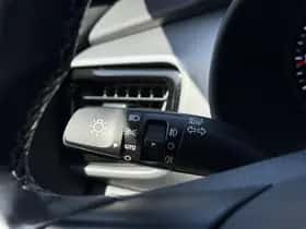 Kia Stonic (2019) thumbnail 15