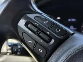 Kia Stonic (2019) thumbnail 16