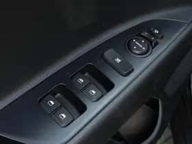 Kia Stonic (2019) thumbnail 19