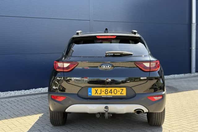 Kia Stonic (2019) thumbnail 5