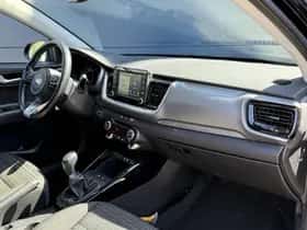 Kia Stonic (2019) thumbnail 7