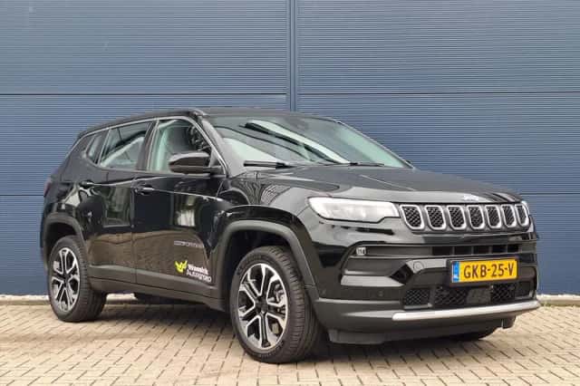 Jeep Compass (2024) thumbnail 3