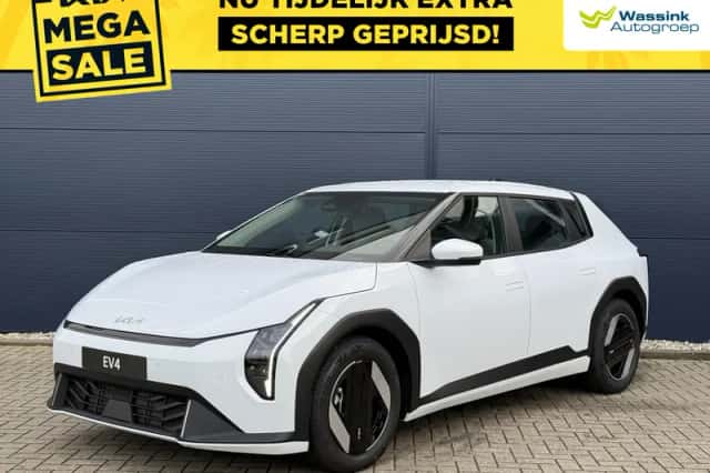 Kia EV4 (2026) thumbnail 1
