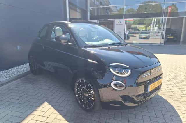 Fiat 500C (2026) thumbnail 3