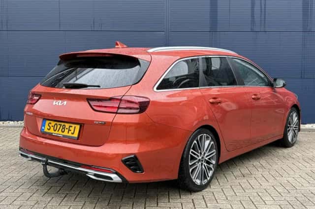 Kia Ceed Sportswagon (2023) thumbnail 5