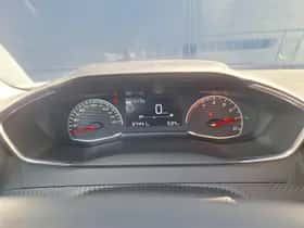 Peugeot 2008 (2022) thumbnail 18