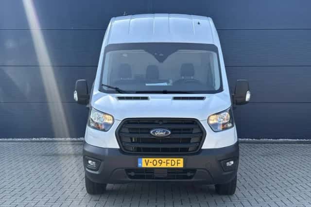 Ford Transit (2024) thumbnail 3
