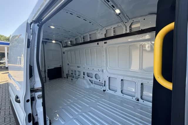 Ford Transit (2024) thumbnail 6