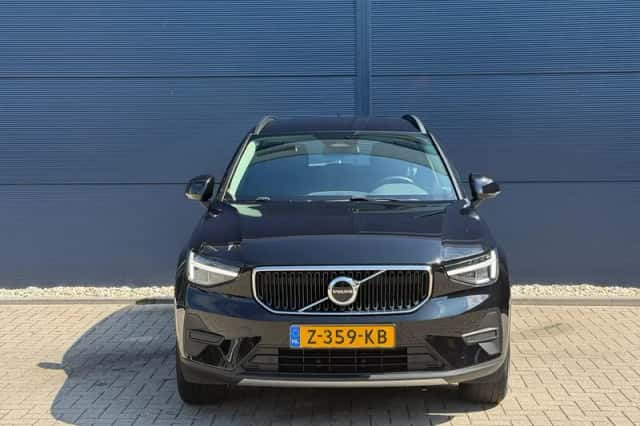 Volvo XC40 (2024) thumbnail 2