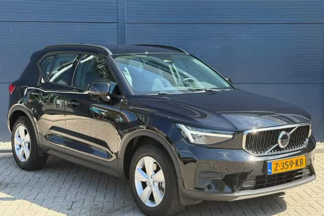 Volvo XC40 (2024) thumbnail 3