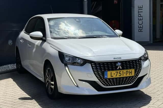 Peugeot 208 (2021) thumbnail 3