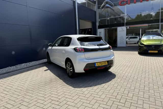 Peugeot 208 (2021) thumbnail 4