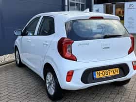 Kia Picanto (2022) thumbnail 4