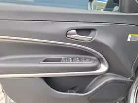 Jeep Avenger (2025) thumbnail 14