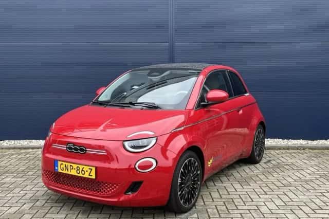 Fiat 500C (2024) thumbnail 3