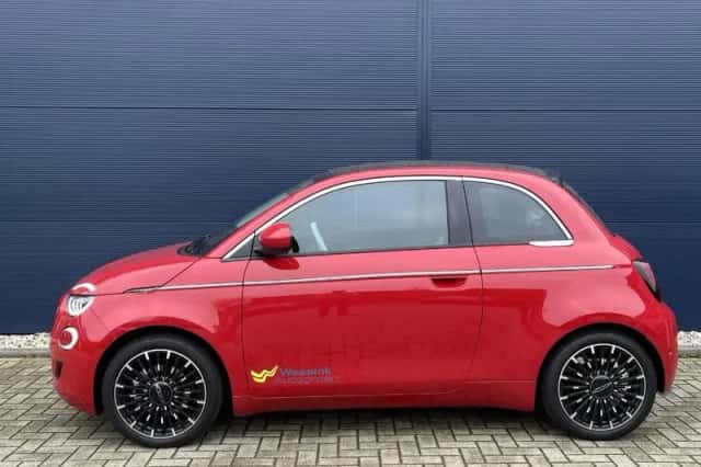 Fiat 500C (2024) thumbnail 5