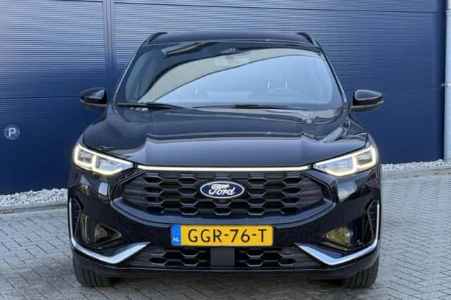 Ford Kuga (2024) thumbnail 2