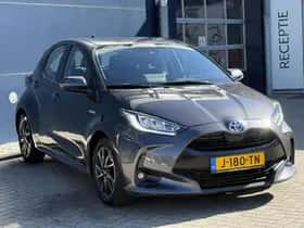 Toyota Yaris (2020) thumbnail 3