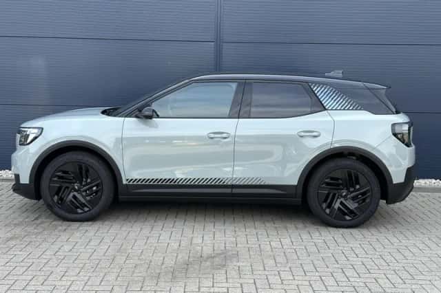 Ford Explorer (2026) thumbnail 3