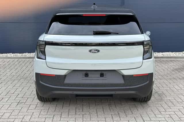 Ford Explorer (2026) thumbnail 6