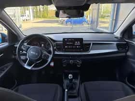 Kia Rio (2023) thumbnail 12