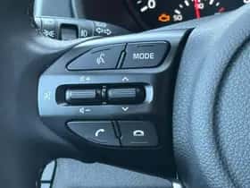 Kia Rio (2023) thumbnail 16