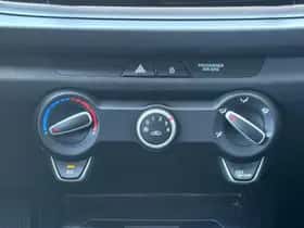 Kia Rio (2023) thumbnail 18