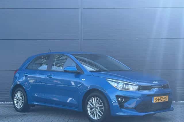 Kia Rio (2023) thumbnail 3