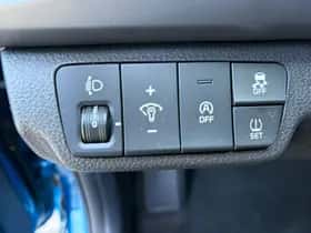 Kia Rio (2023) thumbnail 21