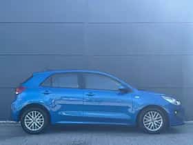 Kia Rio (2023) thumbnail 4