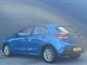 Kia Rio (2023) thumbnail 6