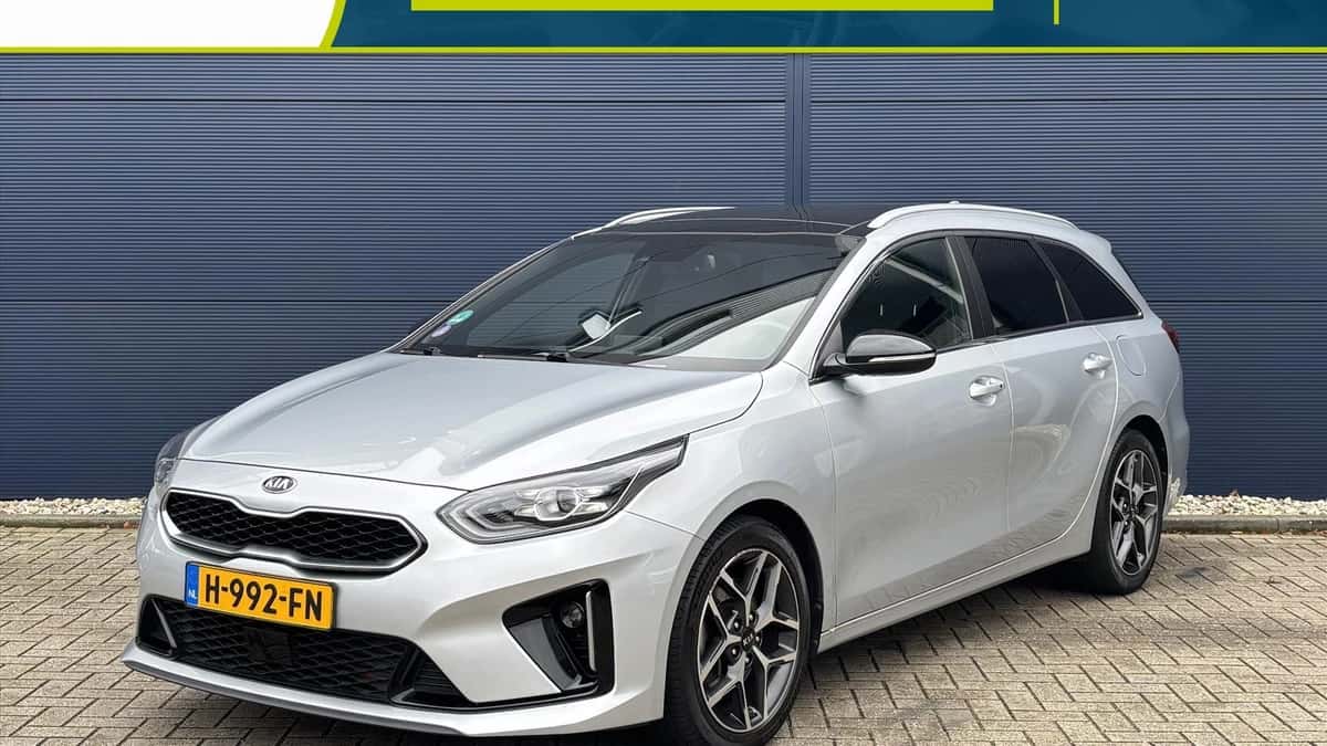 Kia Ceed Sportswagon (2020) — foto 1