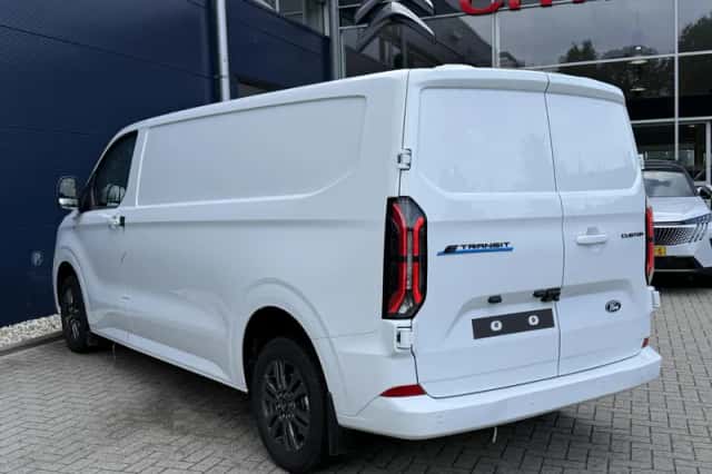 Ford E-Transit (2026) thumbnail 4