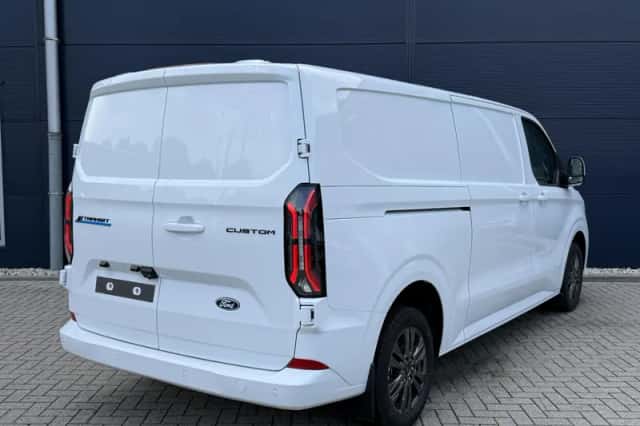 Ford E-Transit (2026) thumbnail 5