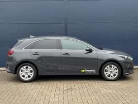 Kia Ceed (2025) thumbnail 4