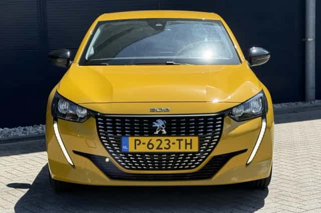 Peugeot 208 (2022) thumbnail 2