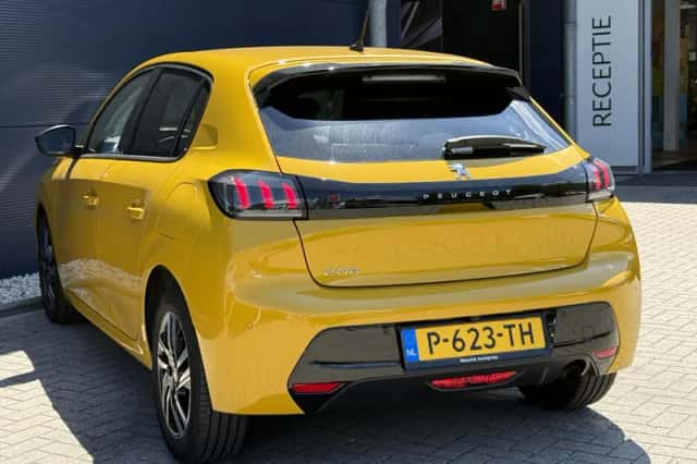 Peugeot 208 (2022) thumbnail 4