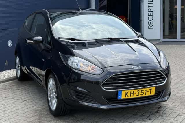 Ford Fiesta (2014) thumbnail 3