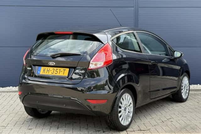 Ford Fiesta (2014) thumbnail 4