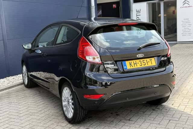 Ford Fiesta (2014) thumbnail 6