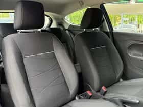 Ford Fiesta (2014) thumbnail 8