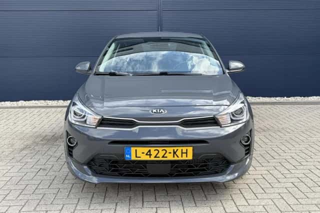 Kia Rio (2021) thumbnail 4
