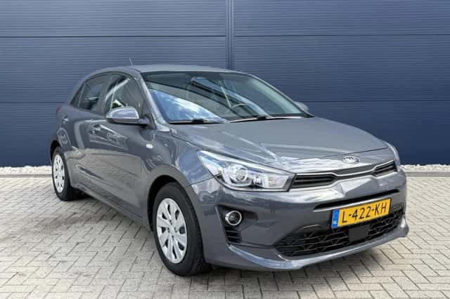 Kia Rio (2021) thumbnail 5